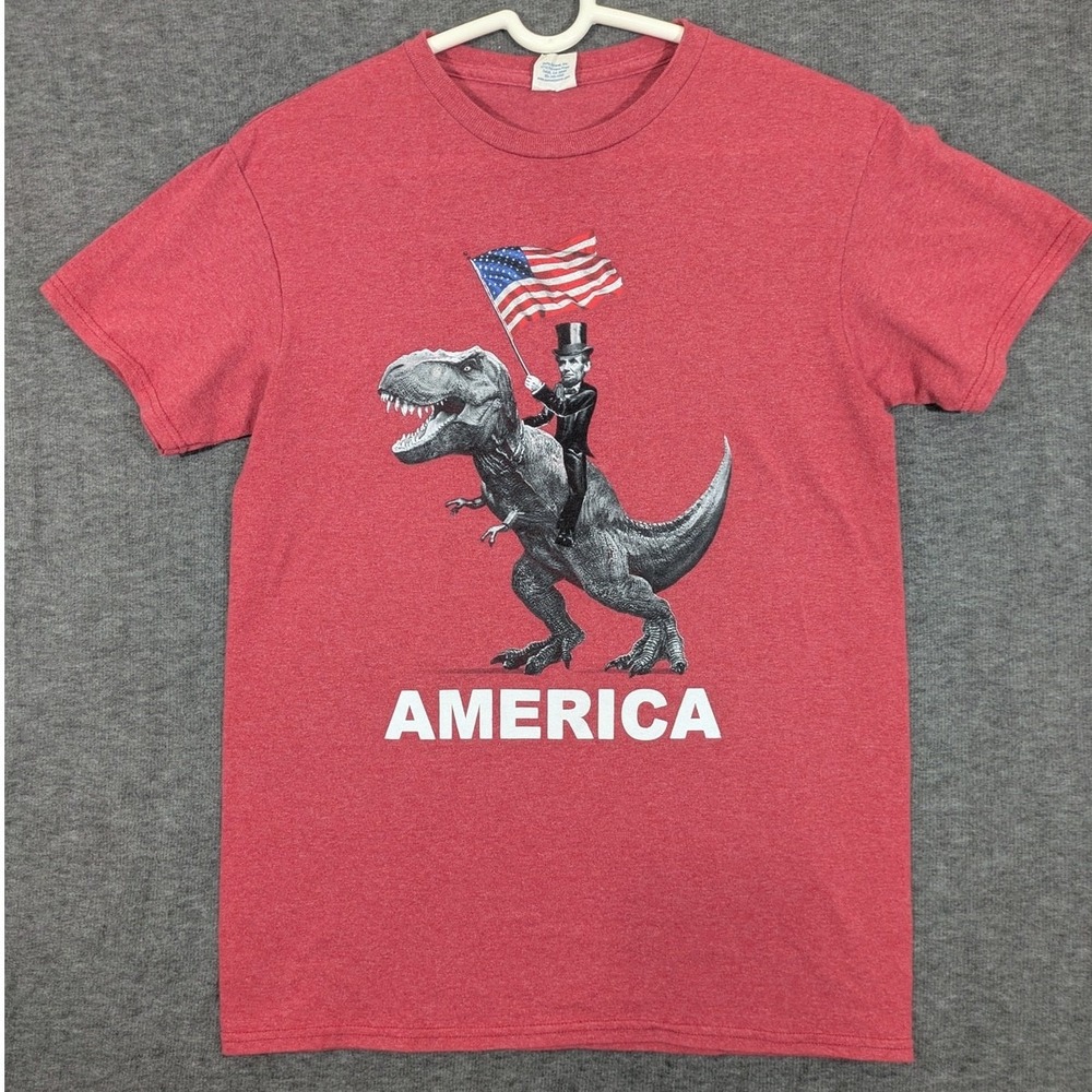 Abraham‎ Lincoln Riding A T-Rex America Red T-Shirt Size Small